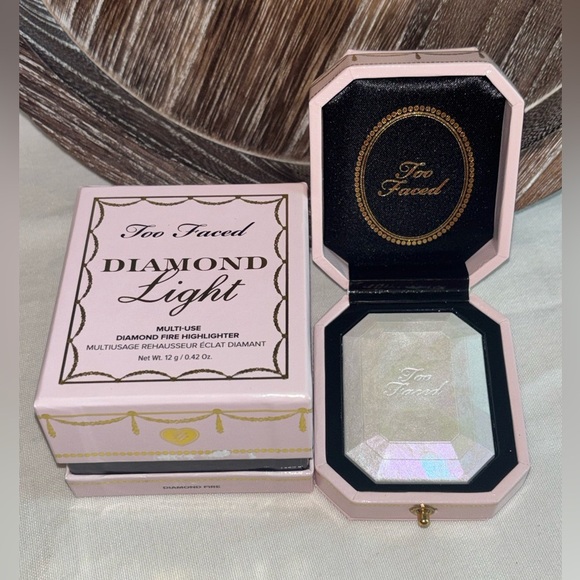 Too Faced Diamond Light Multi-Use Diamond Fire Highlighter • 12g / 0.42oz - Picture 1 of 8